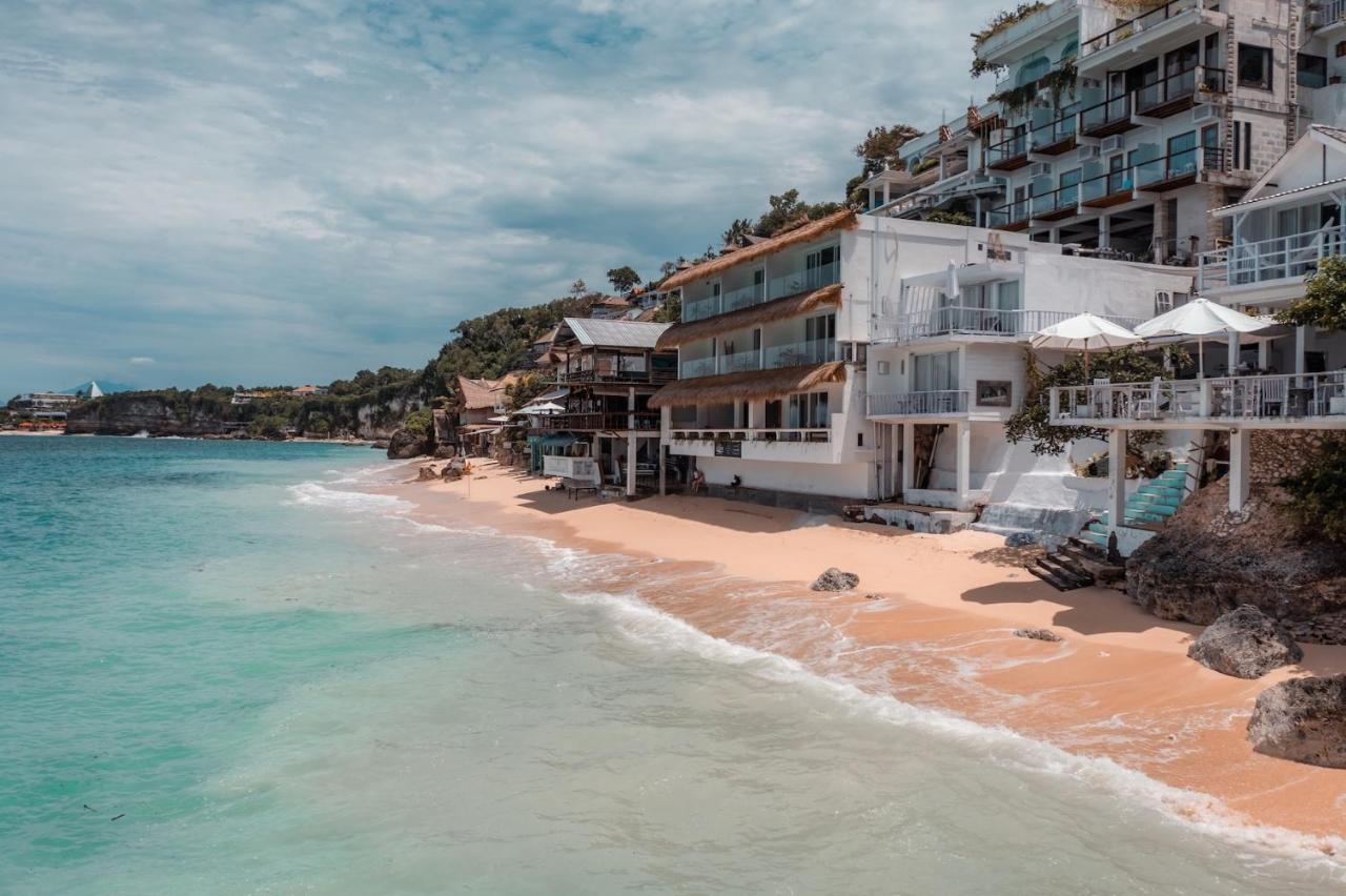 Legends Beachfront Resort Uluwatu Exteriör bild
