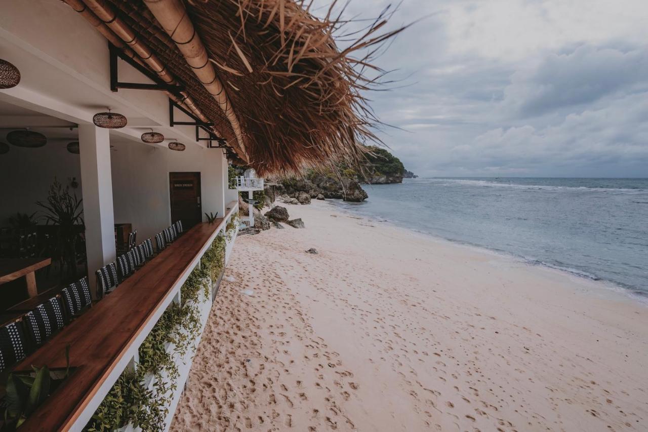 Legends Beachfront Resort Uluwatu Exteriör bild