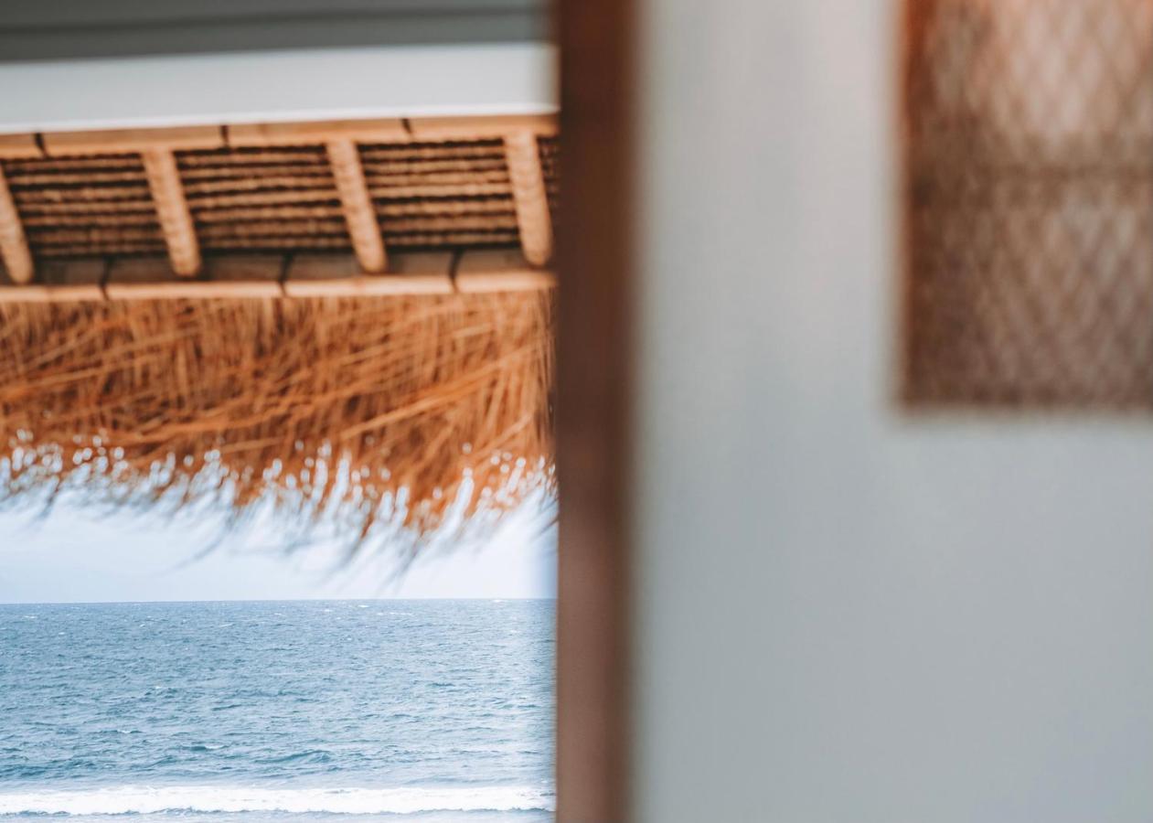 Legends Beachfront Resort Uluwatu Exteriör bild