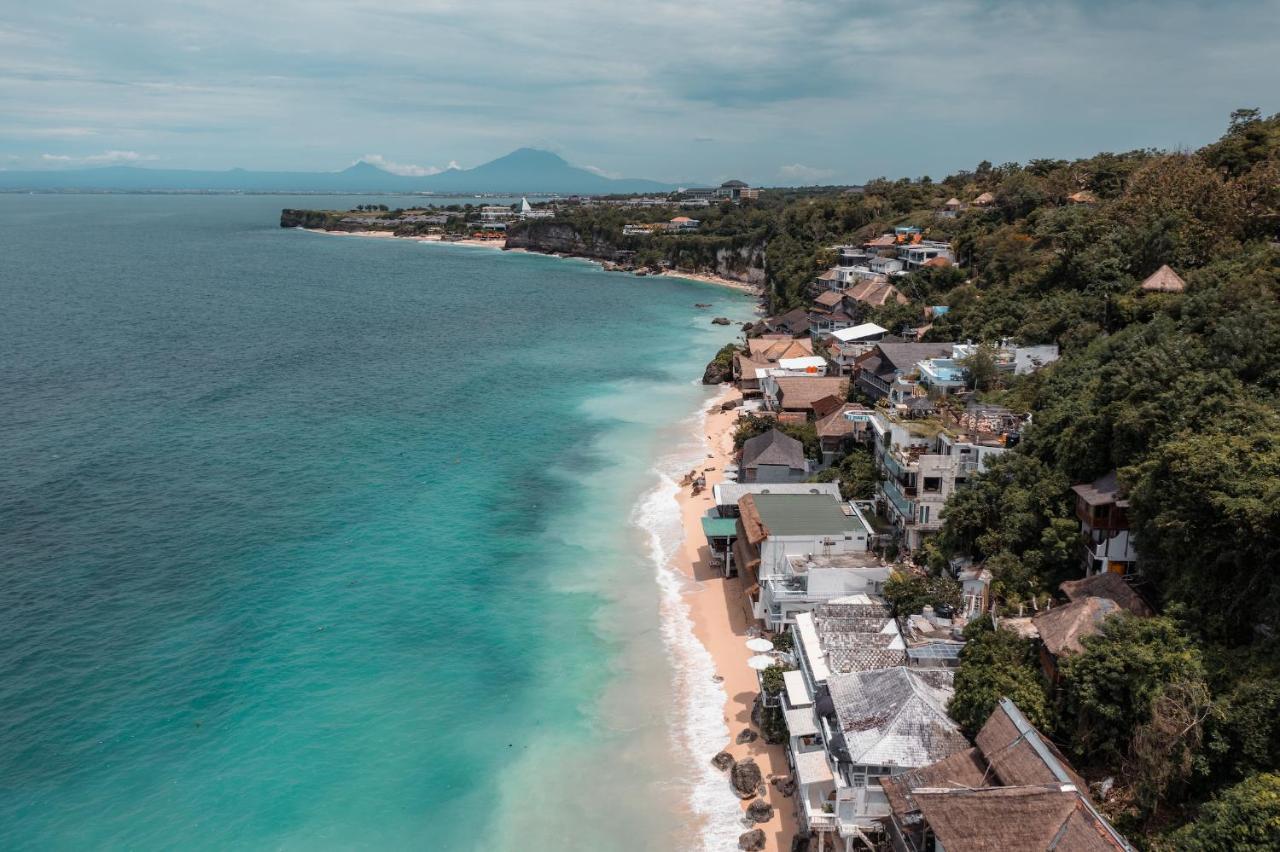 Legends Beachfront Resort Uluwatu Exteriör bild