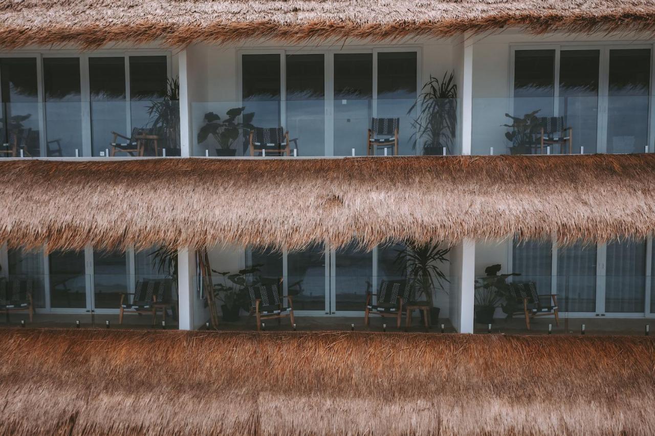 Legends Beachfront Resort Uluwatu Exteriör bild