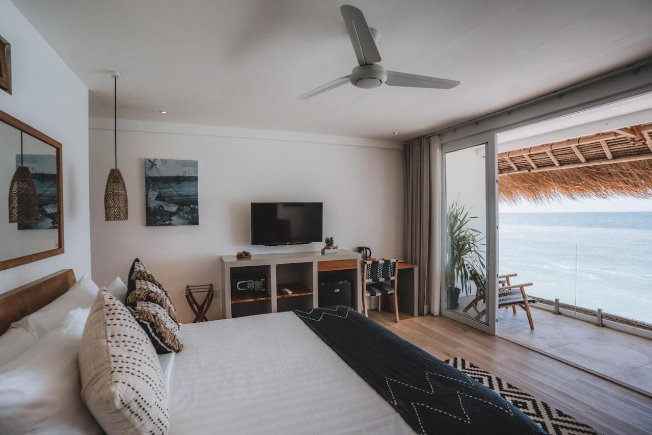 Legends Beachfront Resort Uluwatu Exteriör bild