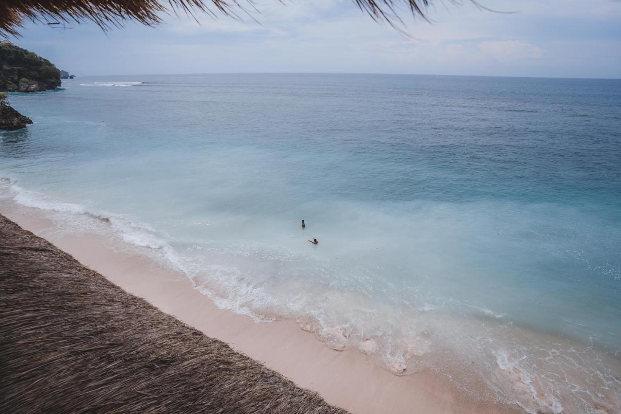 Legends Beachfront Resort Uluwatu Exteriör bild
