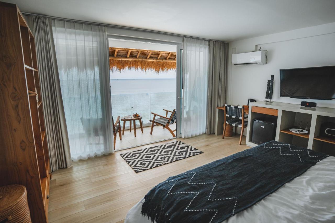 Legends Beachfront Resort Uluwatu Exteriör bild