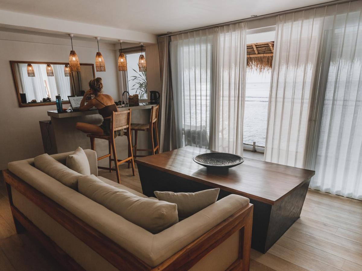 Legends Beachfront Resort Uluwatu Exteriör bild